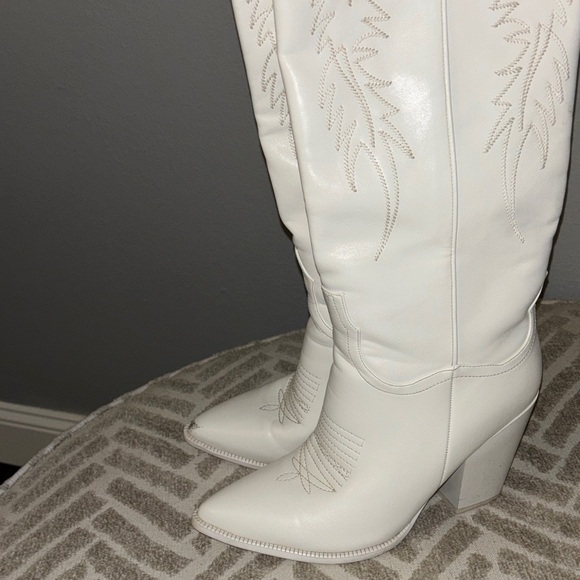 Chic White Western Knee-High Boots - Picture 9 of 16
